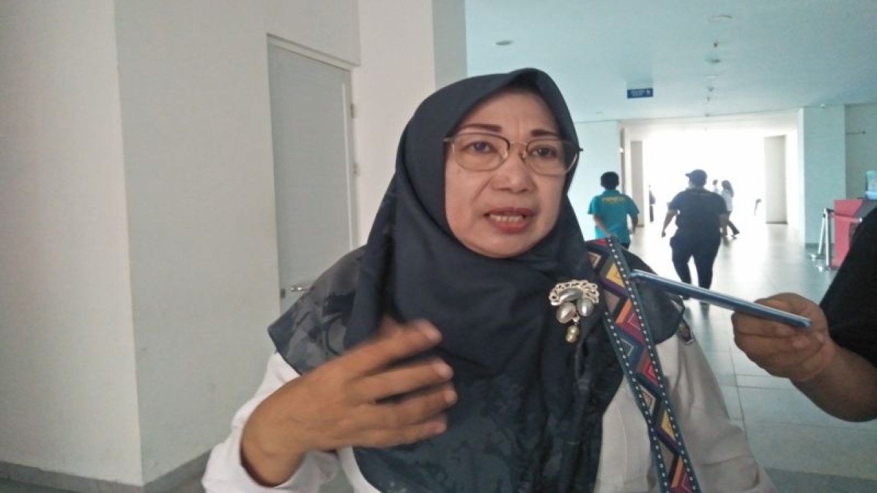 Kepala Dinas Dukcapil Lombok Tengah, Nusa Tenggara Barat, Baiq Anita (ANTARA/Akhyar)