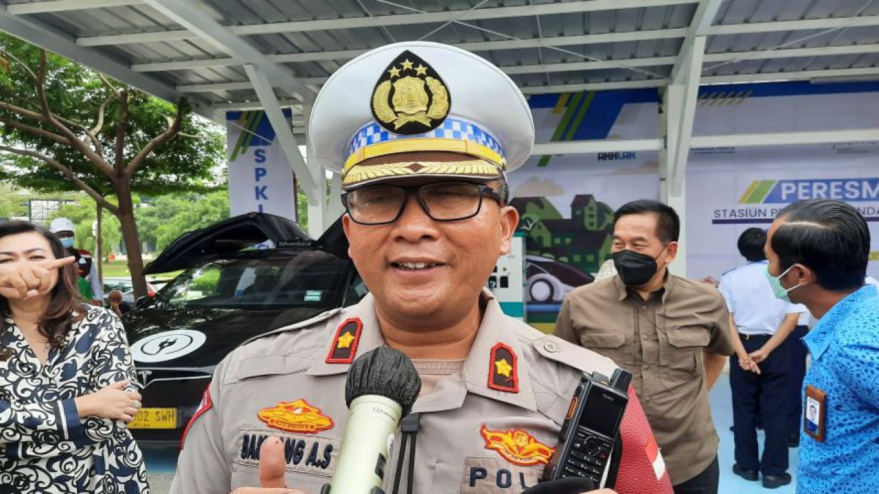 Kasat Lantas Polresta Bandara Soetta Kompol Bambang Askar (Azmi Samsul Maarif)