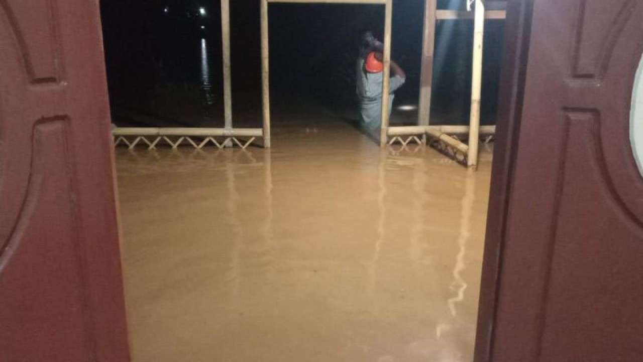 Ilustrasi - Banjir di Kecamatan Tomilito, Gorontalo Utara, Provinsi Gorontalo. ANTARA/Susanti Sako