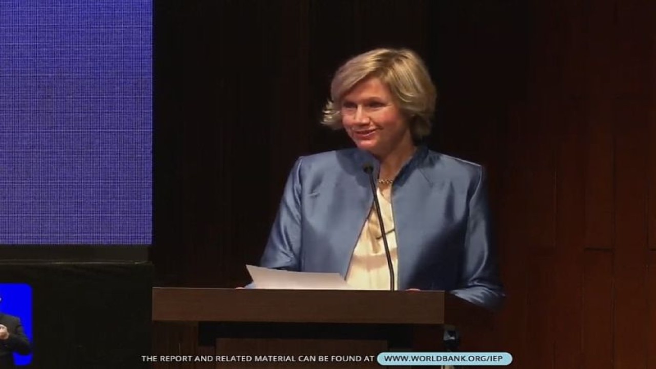 Direktur Bank Dunia untuk Indonesia dan Timor-Leste Satu Kahkonen dalam The Lauch of The World Bank Indonesia Economic Prospects Report di Jakarta, Kamis (15/12/2022). (ANTARA/AstridFaidlatulHabibah)