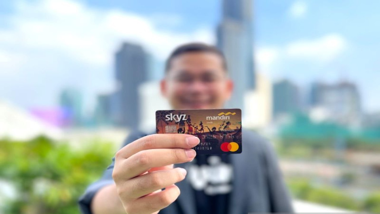 Bank Mandiri menambahkan fitur Power Cash atau tarik tunai dari kartu kredit untuk nasabah terpilih serta pembayaran QRIS dengan sumber dana kartu kredit melalui aplikasi Livin’ by Mandiri. (ANTARA/HO-BankMandiri/pri)