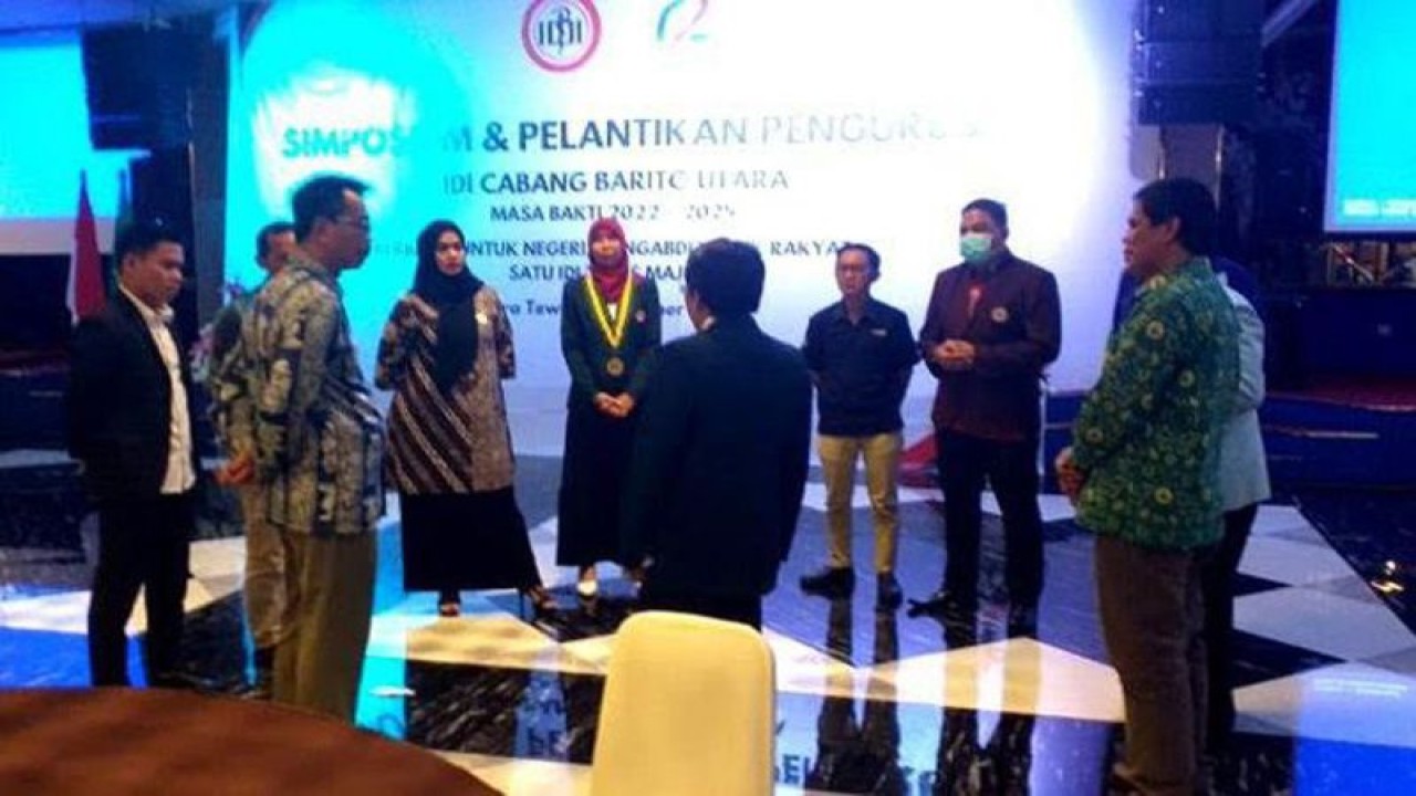 Wakil Bupati Barito Utara Sugianto Panala Putra saat menghadiri pengukuhan dan pelantikan Ketua IDI Cabang Barito Utara di Muara Teweh, Selasa (6/12/2022). ANTARA/Dokumen Pribadi