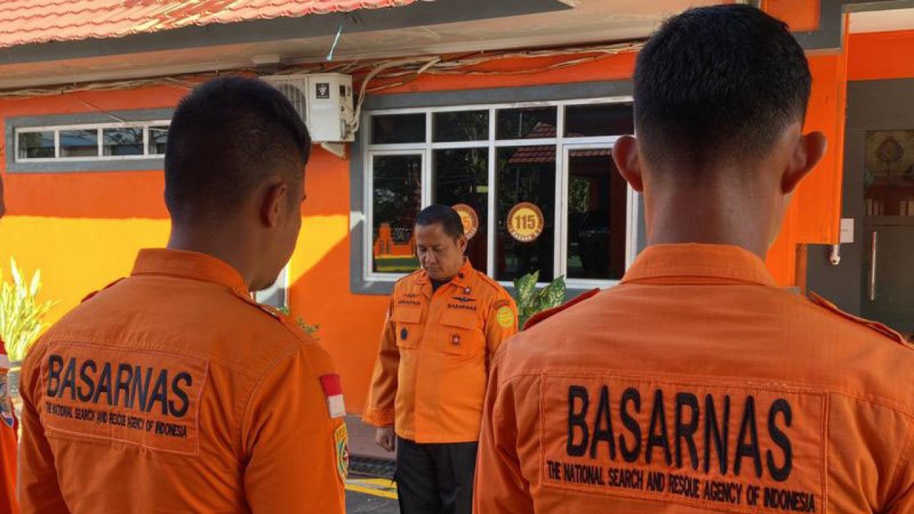 Basarnas Bengkulu, Senin (12/12/2022) menyiagakan personel jelang libur Natal dan Tahun Baru 2023 di beberapa titik keramaian. FOTO ANTARA/Anggi Mayasari