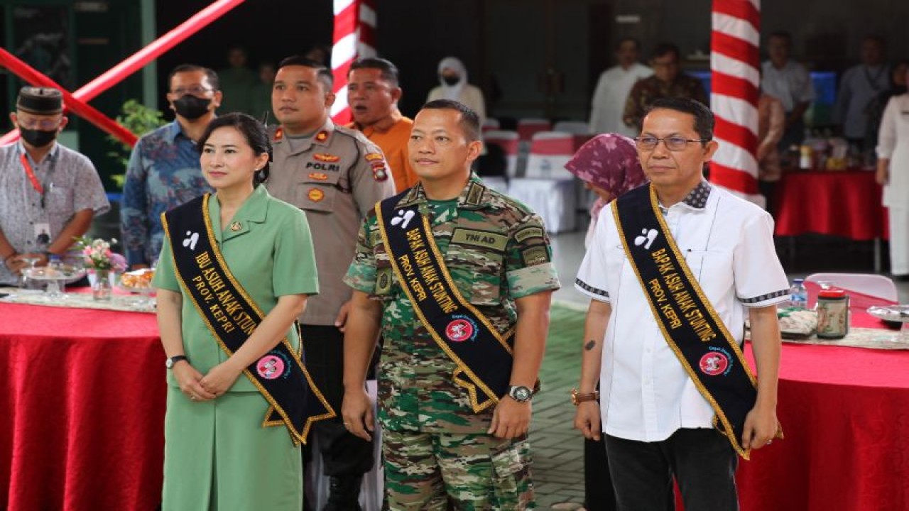 Wakil Wali Kota Batam Amsakar Achmad dalam pengukuhan Bapak Asuh Stunting tingkat Kota Batam (ANTARA/HO-Pemkot Batam)