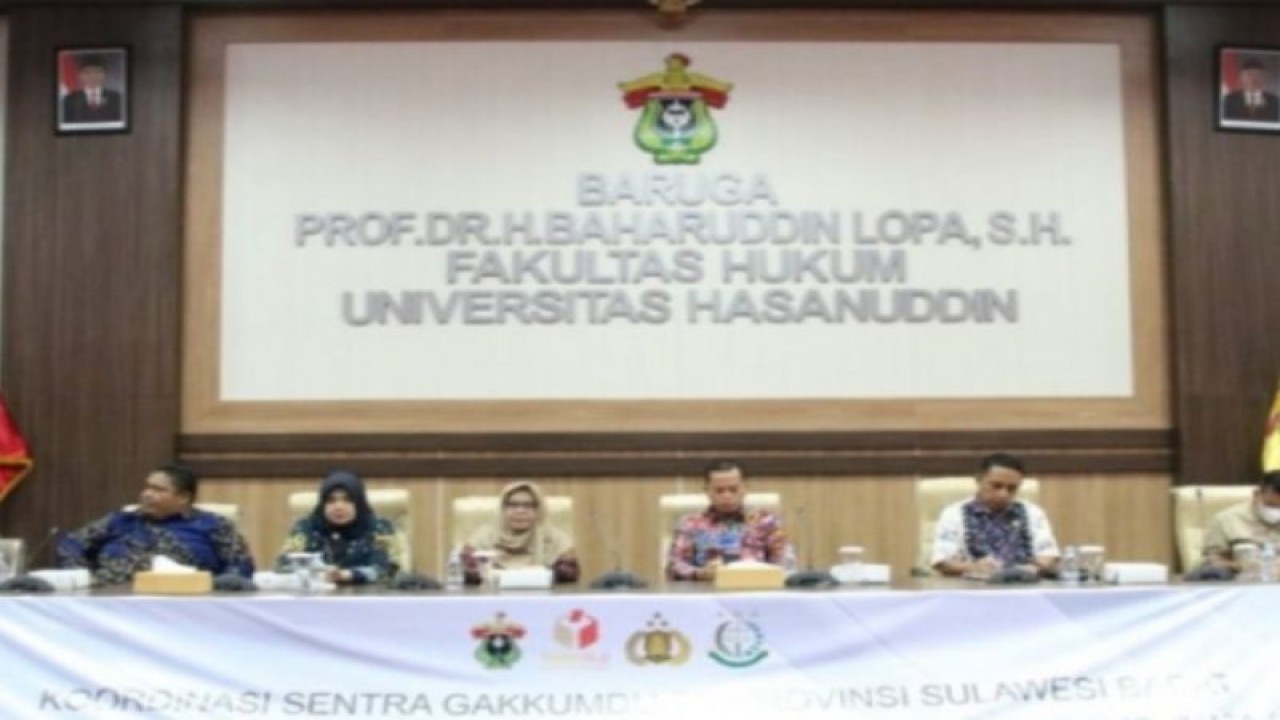 Badan Pengawas Pemilu (Bawaslu) Provinsi Sulawesi Barat (Sulbar) bekerjasama dengan Fakultas Hukum Universitas Hasanuddin (Unhas) di Makassar, Provinsi Sulawesi Selatan untuk penanganan pidana Pemilu 2024 di Mamuju, Minggu (11/12/2022). ANTARA Foto/M Faisal Hanapi