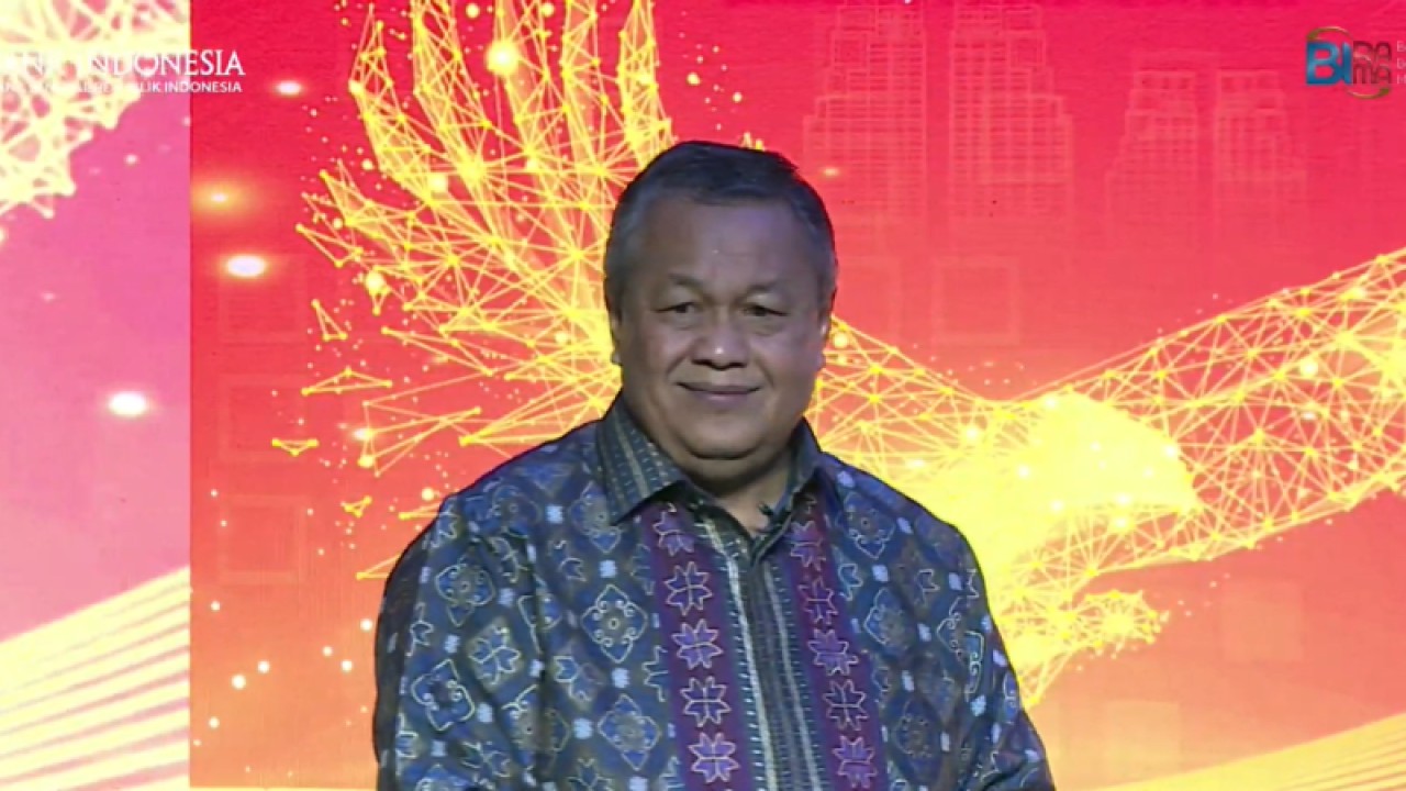 Gubernur Bank Indonesia (BI) Perry Warjiyo dalam acara "Talkshow Rangkaian BIRAMA : Meniti Jalan Menuju Rupiah Digital" yang dipantau secara daring di Jakarta, Senin (05/12/2022). (ANTARA/Agatha Olivia Victoria)