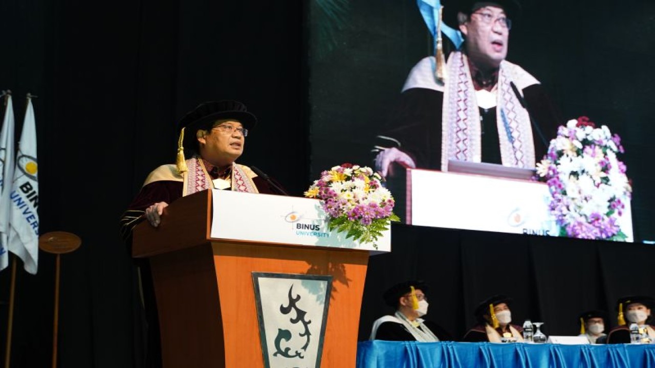 Rektor BINUS University prof Dr Ir Harjanto Prabowo dalam satu kegiatan di Jakarta, beberapa waktu lalu. (FOTO ANTARA/HO- Dokumentasi Pribadi/2022)