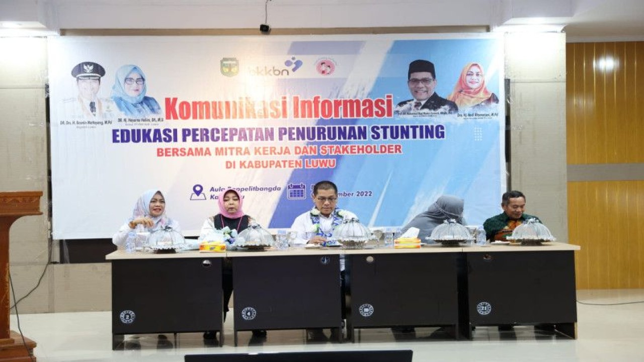 Suasana Deputi Pelatihan, Penelitian dan Pengembangan (Lalitbang) BKKBN Muh Rizal Martua Damanik melakukan sosialisasi Air Susu Ibu (ASI) untuk mencegah Stunting pada anak di Kabupaten Luwu, Sulsel. Antara/ HO-BKKBN Sulsel