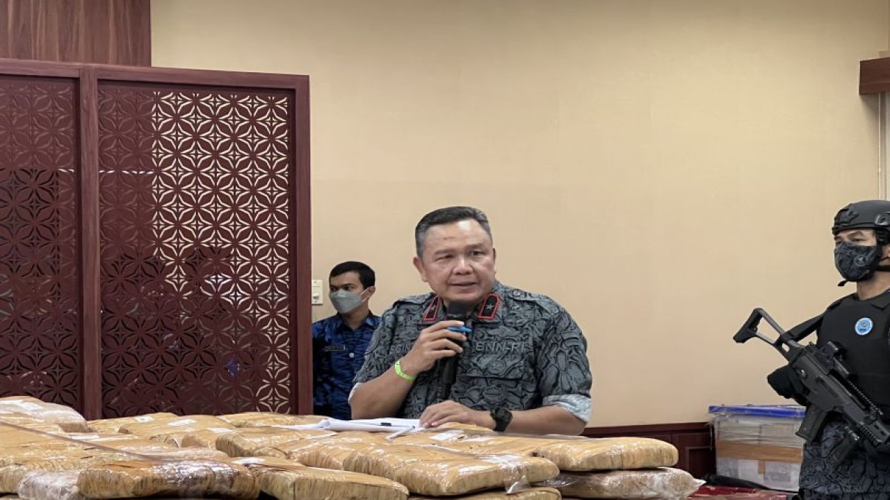 Plt. Deputi Pemberantasan Badan Narkotika Nasional Republik Indonesia (BNN RI) Brigjen Pol Sabaruddin Ginting dalam konferensi pers di Kantor BNN RI, Jakarta, Kamis (29/12/2022). ANTARA/Putu Indah Savitri