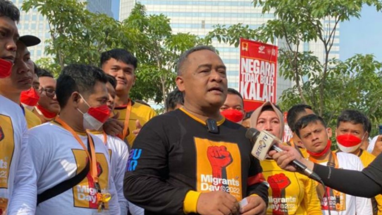 Kepala Badan Pelindungan Pekerja Migran Indonesia (BP2MI) Benny Rhamdani memberikan keterangan kepada media, Jakarta, Minggu (18/12/2022). ANTARA/Luthfia Miranda Putri