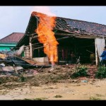 BPBD Sampang evakuasi korban semburan gas api sumur bor-1670294118