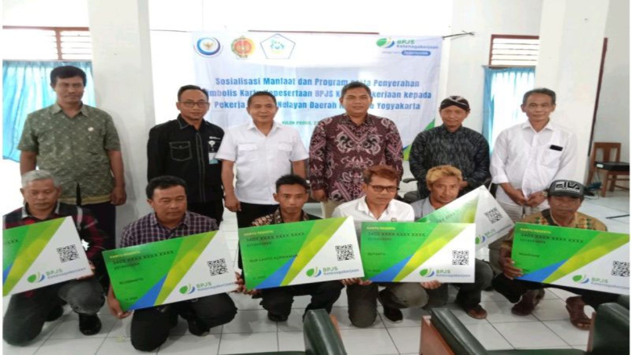 Nelayan Kulon Progo menjadi peserta BPJS Ketenagakerjaan. (ANTARA/HO- DKP Kulon Progo)