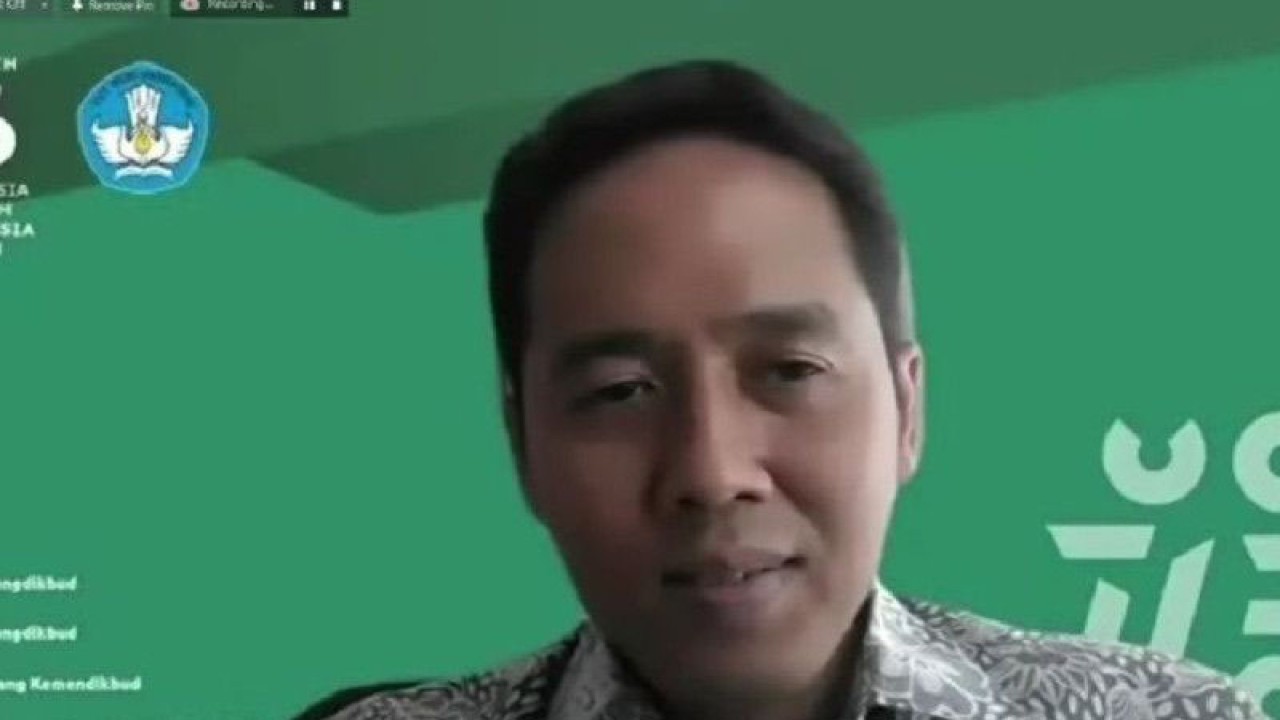 Tangkapan layar Kepala Badan Standar, Kurikulum, dan Asesmen Pendidikan (BSKAP) Kementerian Pendidikan, Kebudayaan, Riset, dan Teknologi (Kemendikbudristek) Anindito Aditomo dalam Seminar Nasional Pendidikan "Membedah dan Menyempurnakan RUU Sisdiknas" oleh Universitas Negeri Jakarta yang diikuti secara daring di Jakarta, Kamis (22/9/2022) (ANTARA/Suci Nurhaliza)