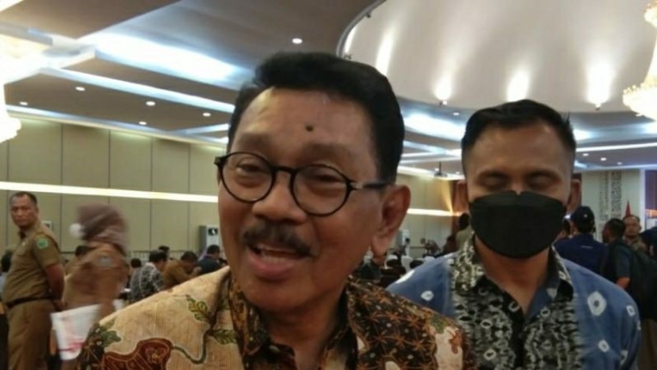 Bupati Buton Utara Ridwan Zakariah, di Kendari, Selasa (6/12/2022 (ANTARA/Harianto)