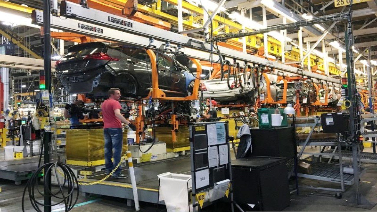 Chevy Bolt EV. REUTERS/Joe White/File Photo