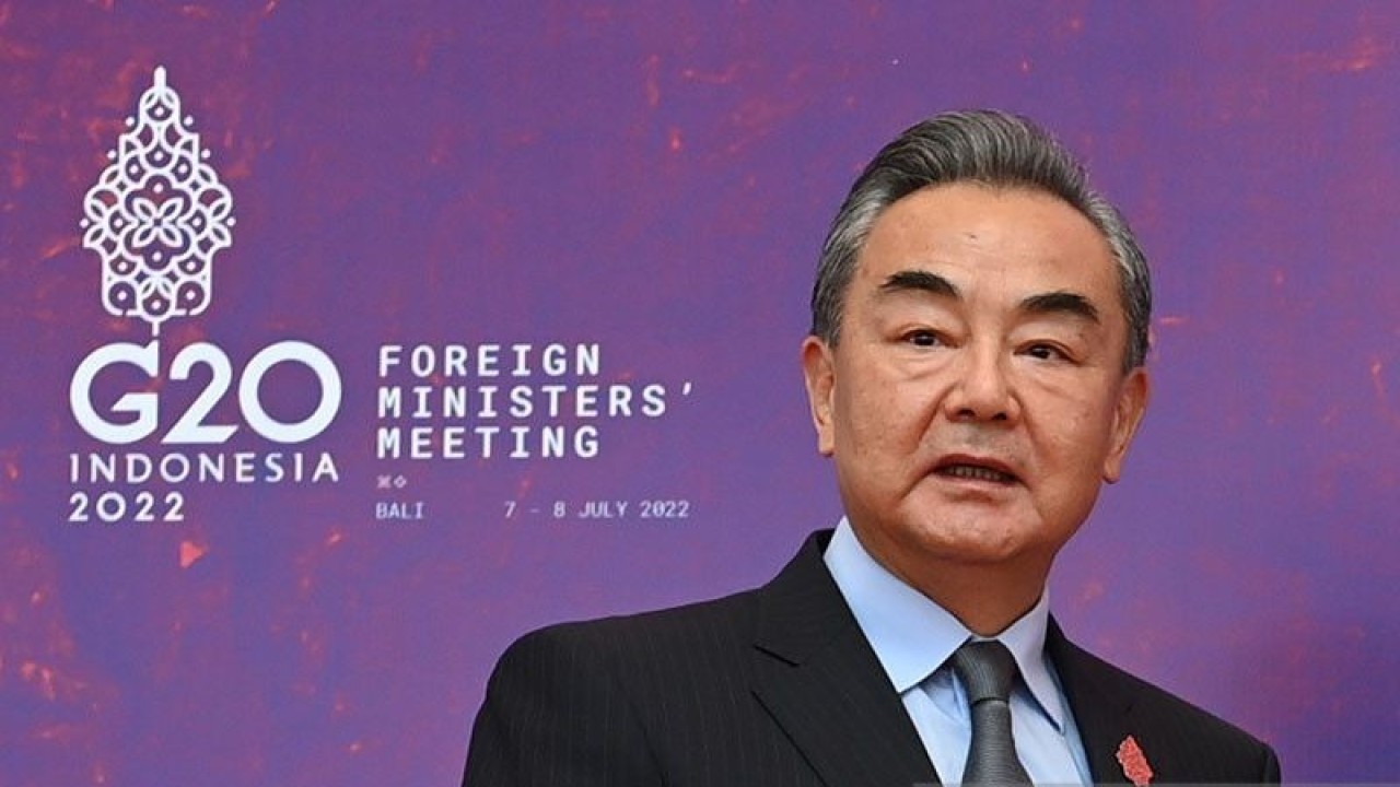 Arsip foto - Menteri Luar Negeri China Wang Yi dalam pembukaan Pertemuan Menteri Luar Negeri G20 di Nusa Dua, Bali, Jumat (8/7/2022). ANTARA FOTO/POOL/Sigid Kurniawan/rwa/pri, (ANTARA FOTO/SIGID KURNIAWAN)