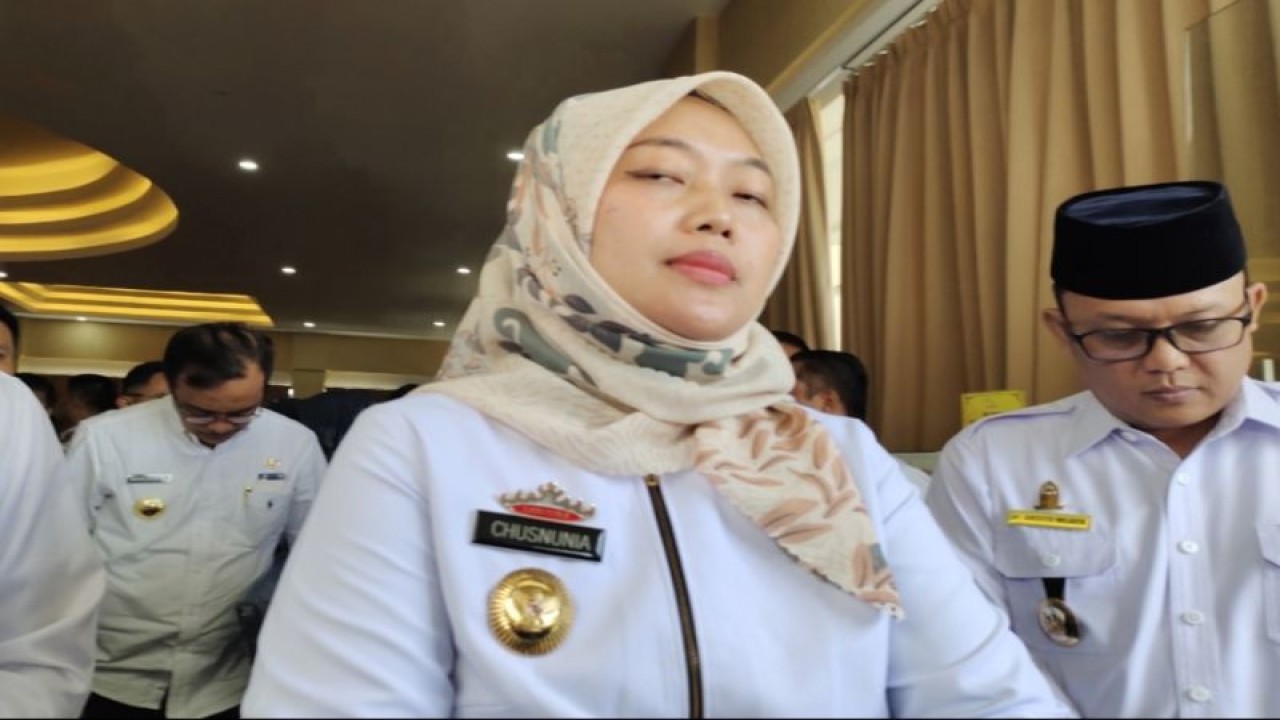 Wakil Gubernur Lampung Chusnunia Chalim saat memberi keterangan. Bandarlampung, Rabu 21/12/2021. ANTARA/Ruth Intan Sozometa Kanafi.