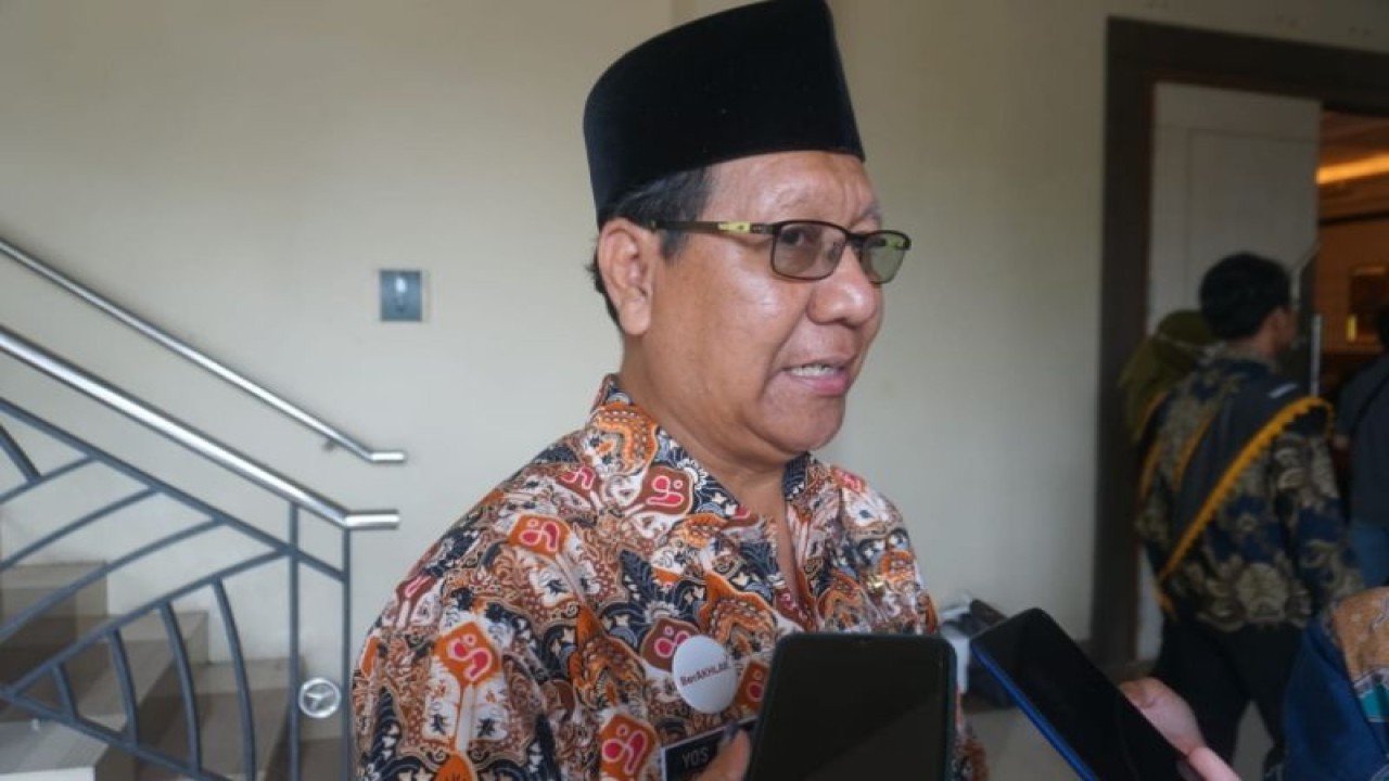 Kepala Dinas Sosial, Pengendalian Penduduk, dan Keluarga Berencana (Dinsos-P2KB) Kota Pekalongan Yos Rosidi. (ANTARA/HO-Humas Kota Pekalongan)