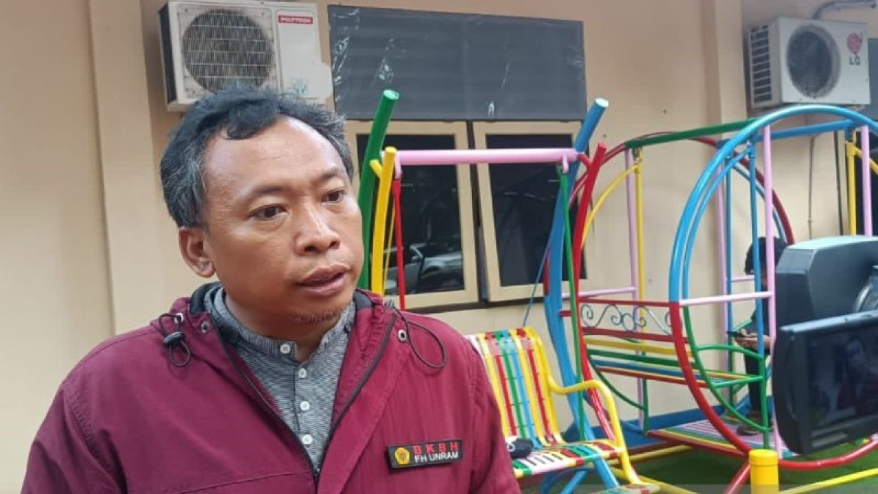 Direktur BKBH Unram Joko Jumadi. (ANTARA/Dhimas B.P.)