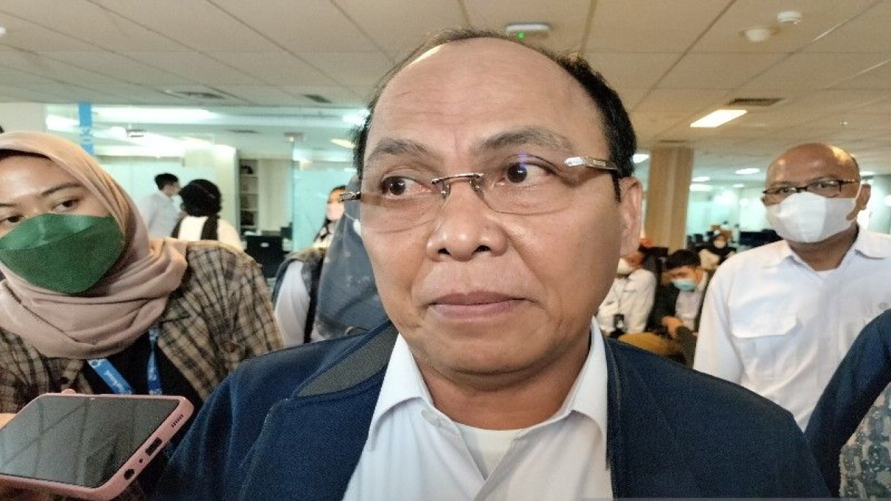 Direktur Utama Jasa Marga Subakti Syukur menyampaikan keterangan kepada awak media di Jakarta, Senin (12/12/2022). ANTARA/Aji Cakti