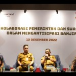 Diskusi terkait kolaborasi pemerintah daerah dan swasta dalam mengatasi banjir di wilayah yang diselenggarakan di Serpong, Senin.-1670895982