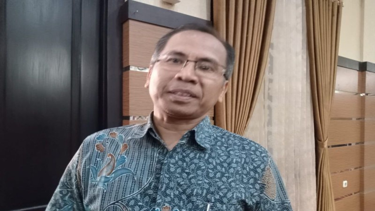 Kepala Dinas Tenaga Kerja (Disnaker) Kota Mataram H Rudi Suryawan. (Foto: ANTARA/Nirkomala)