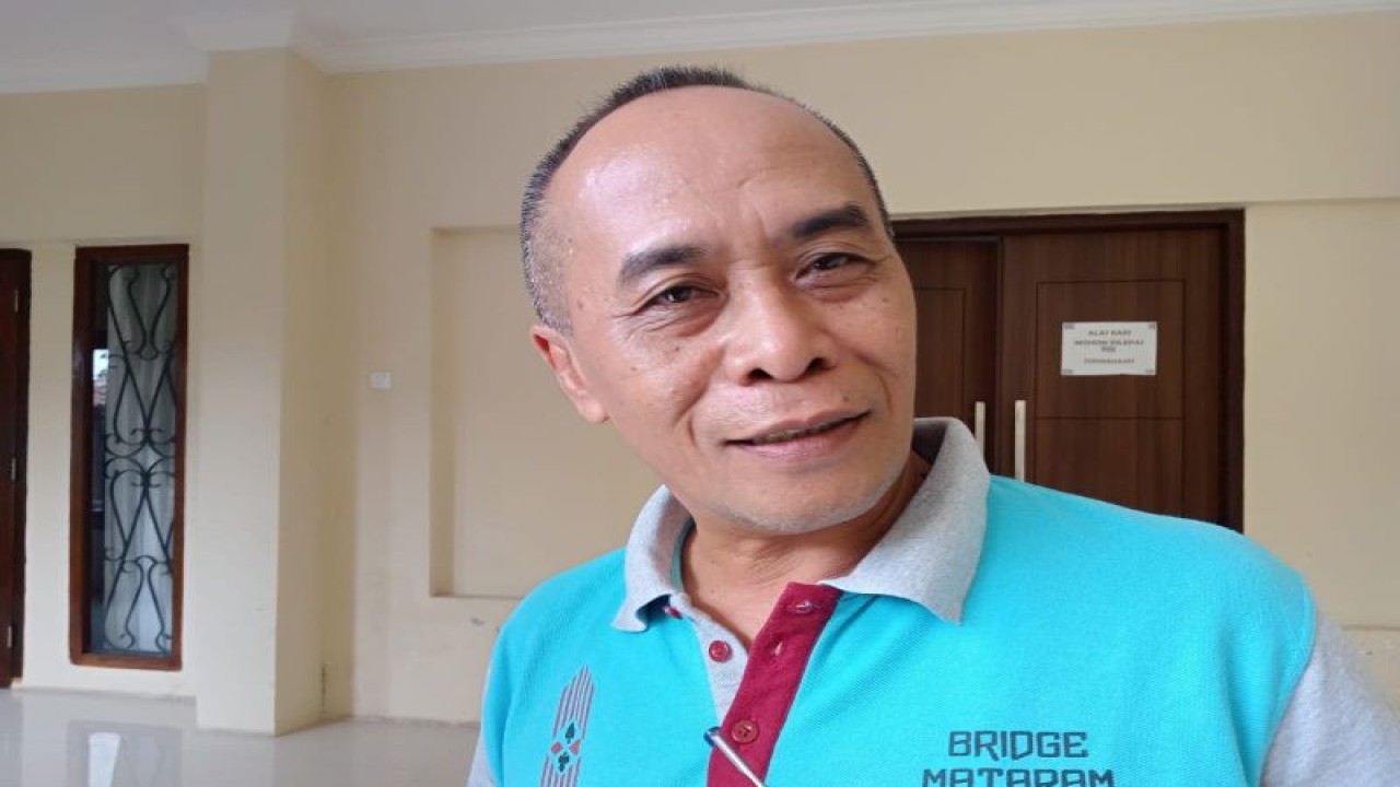 Kepala Dinas Kelautan dan Perikanan (DKP) Kota Mataram Irwan Harimansyah. (Foto: ANTARA/Nirkomala)