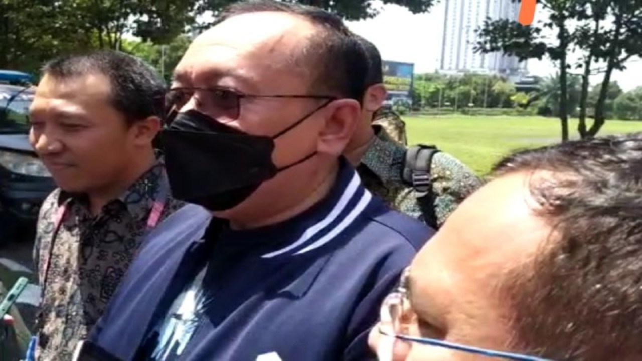 Dokumen - Eks Dirut PT Liga Indonesia Baru (LIB) Akhmad Hadian Lukita saat diperiksa Polda Jatim terkait tragedi Kanjuruhan beberapa waktu lalu. (ANTARA/Willi Irawan)