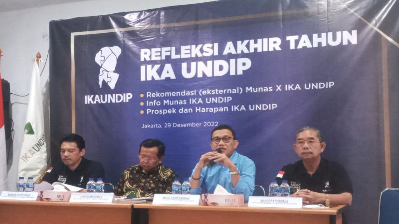 Suasana konferensi pers "Refleksi Akhir Tahun IKA Undip" di Kantor DPP IKA Undip, Jakarta, Kamis (29/12/2022). ANTARA/Tri Meilani Ameliya.