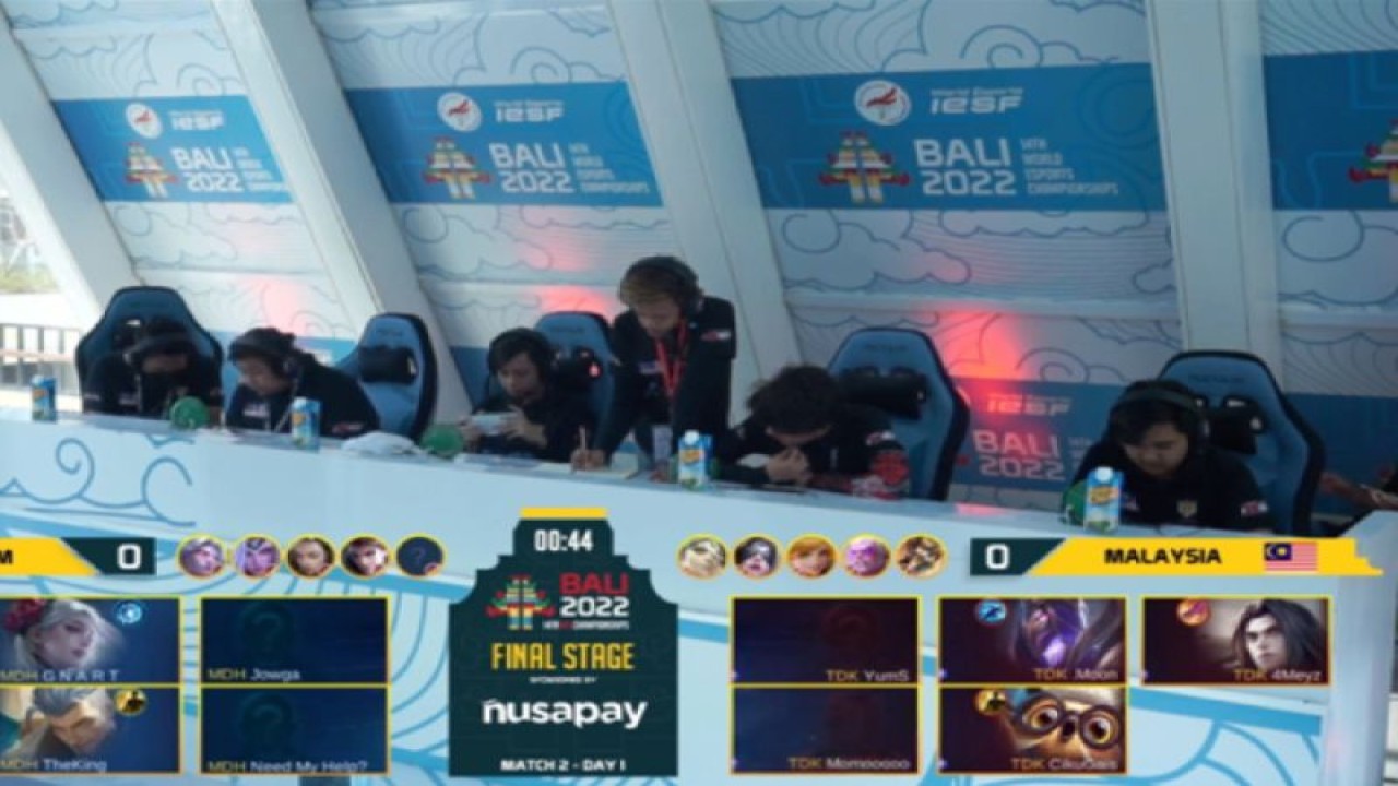 Hasil tangkap layar suasana pertandingan Mobile Legends Bang-Bang Malaysia vs Vietnam kejuaraan esport dunia IESF Bali 14th World Esports Championship 2022 di Air Stage Merusaka, Nusa Dua, Bali, Sabtu (3/12/2022). (ANTARA/youtube.com/PBESI)