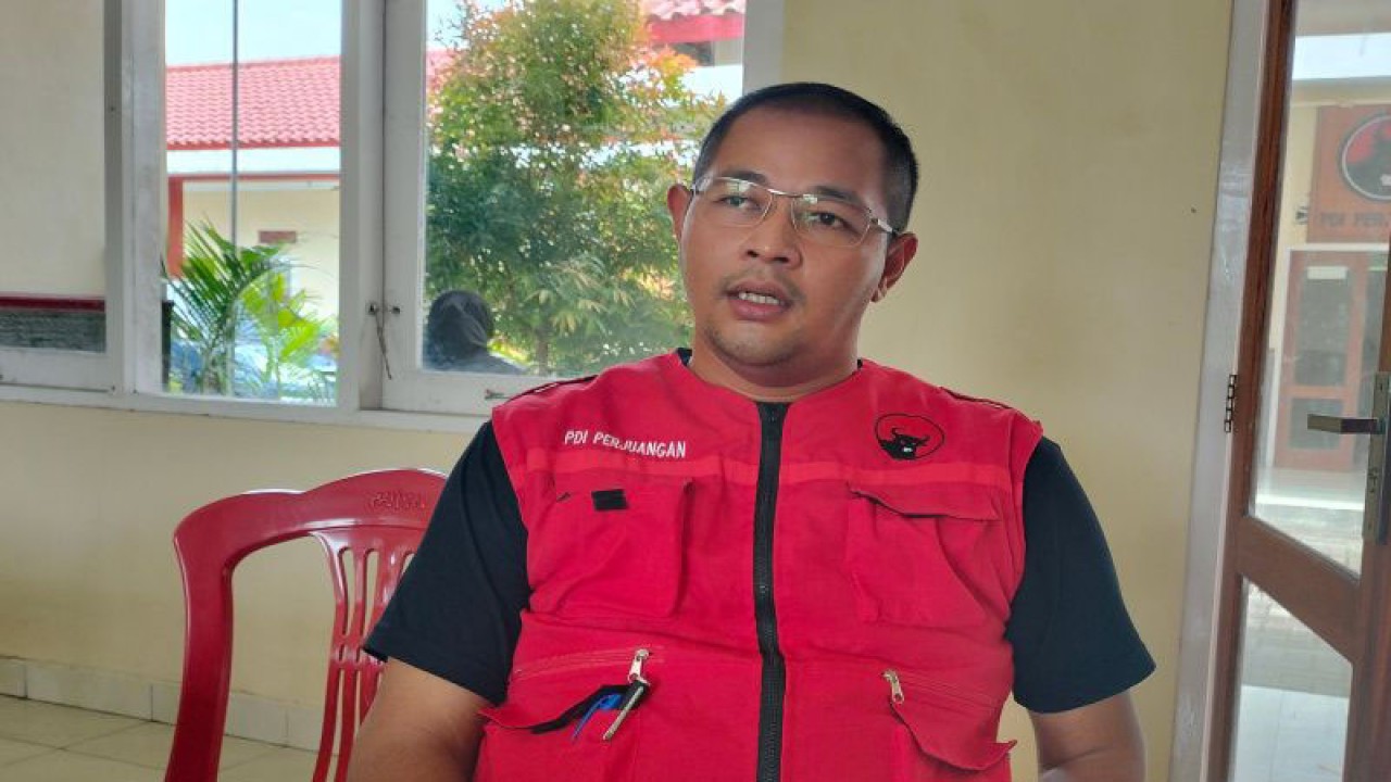 Ketua DPC PDI Perjuangan Kulon Progo Fajar Gegana. (ANTARA/Sutarmi)