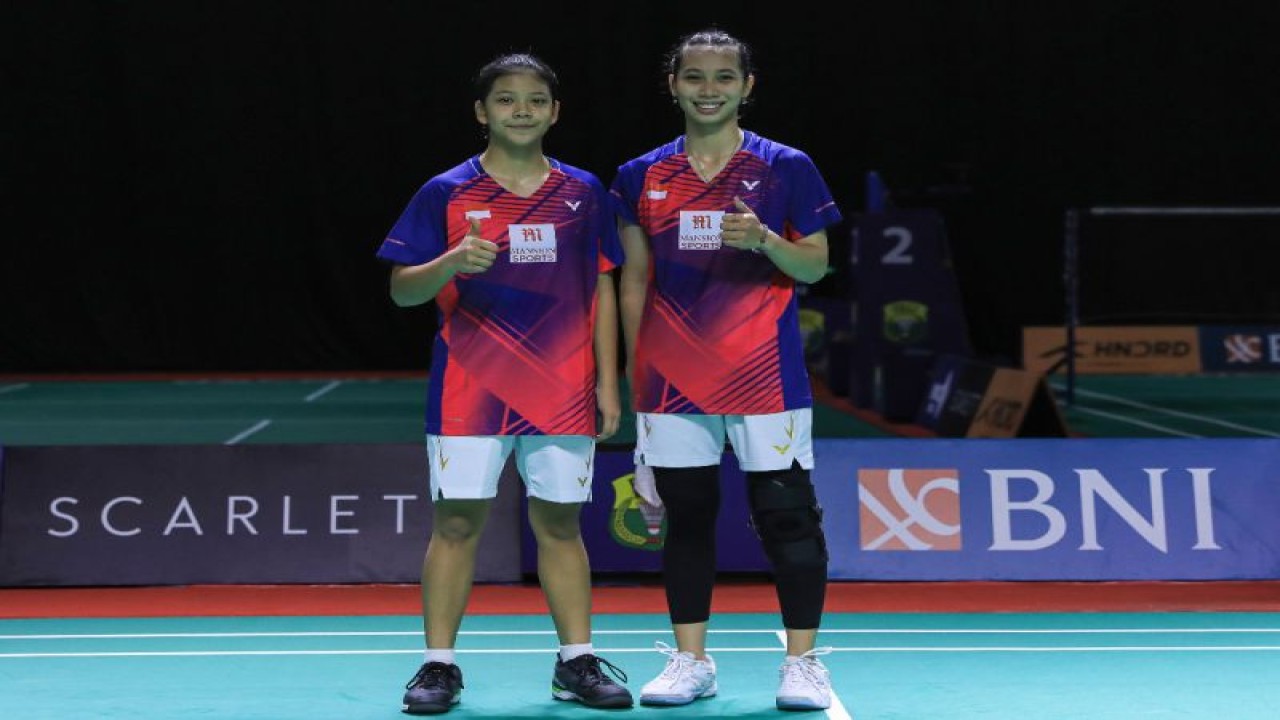 Ganda putri Felisha Alberta Nathaniel Pasaribu/Putri Larasati menjadi penentu langkah klub Mansion Exist untuk lolos ke babak final Kejuaraan Nasional PBSI 2022 setelah mengalahkan wakil PB Djarum Kudus pada partai kelima semifinal di Pelatnas Cipayung, Jakarta Timur, Jumat. (ANTARA/HO-PP PBSI)