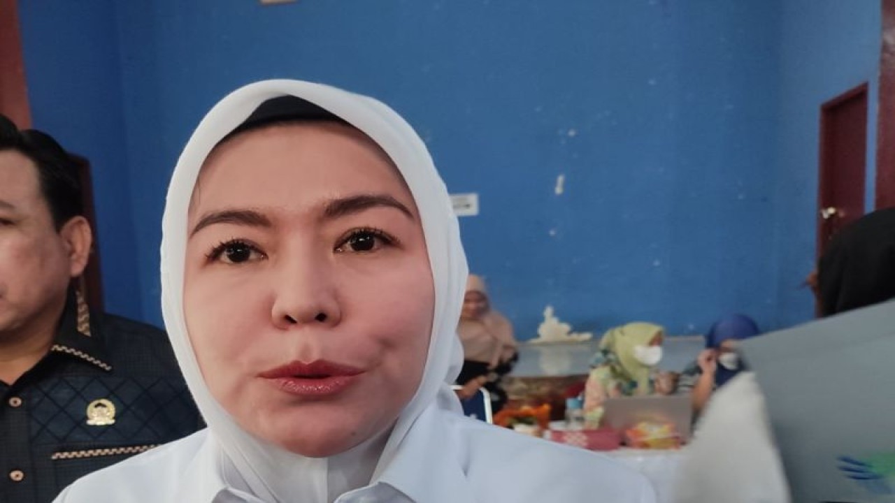 Wakil Wali Kota Palembang Fitrianti Agustinda di Palembang, Jumat (16/12/2022). (ANTARA/Ahmad Rafli Baiduri)