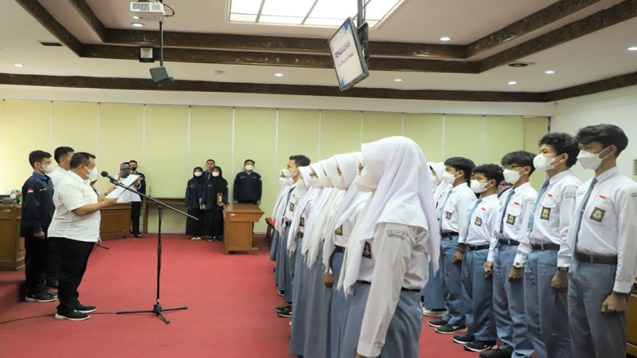 Wakil Bupati Bantul Joko Purnomo saat melantik dan mengukuhkan kepengurusan Forum Pelajar Anti Napza (Forlanza) Bantul di Kabupaten Bantul, DIY, Rabu (14/12/2022) (ANTARA/HO-Humas Pemkab Bantul)