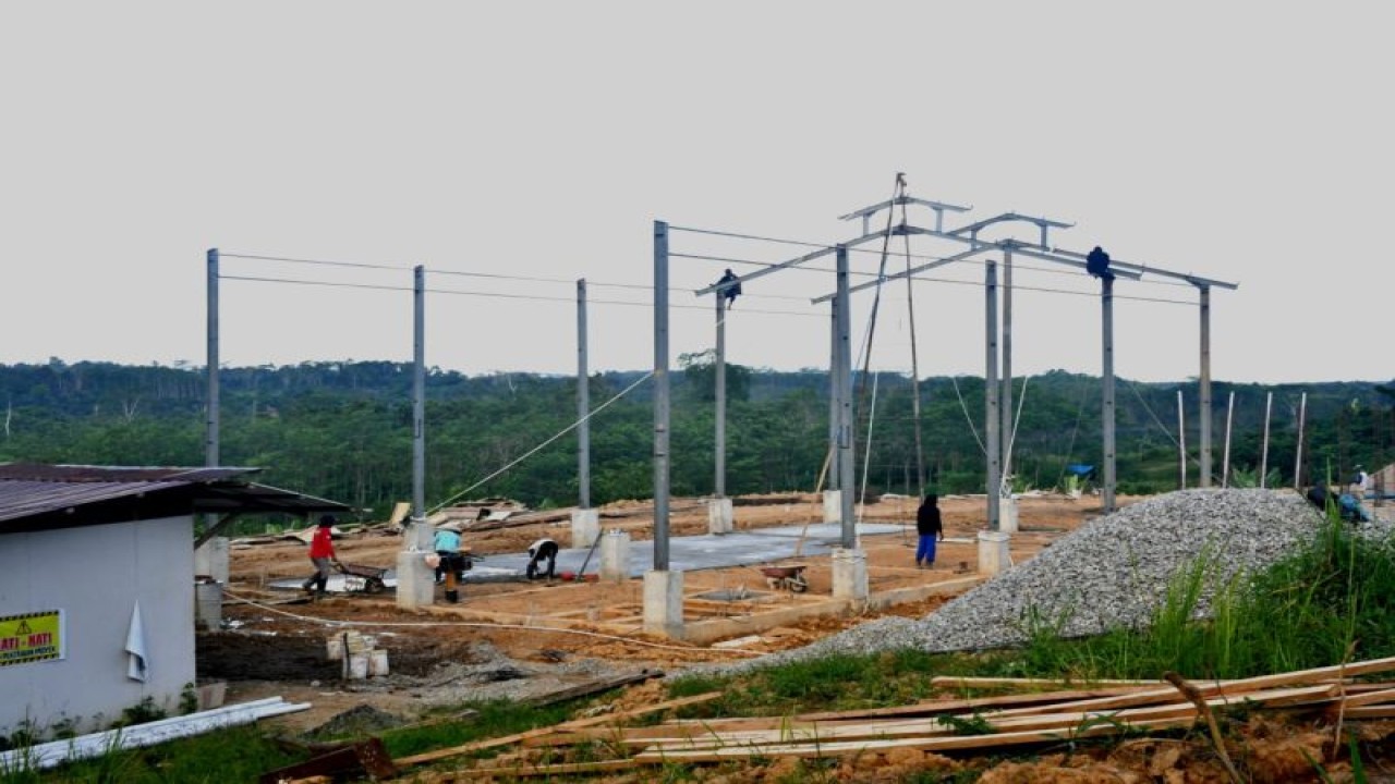 Gambaran pembangunan factory sharing di Kutai Kartanegara, Kalimantan Timur, Sabtu (10/12/2022). ANTARA/HO-KemenkopUKM