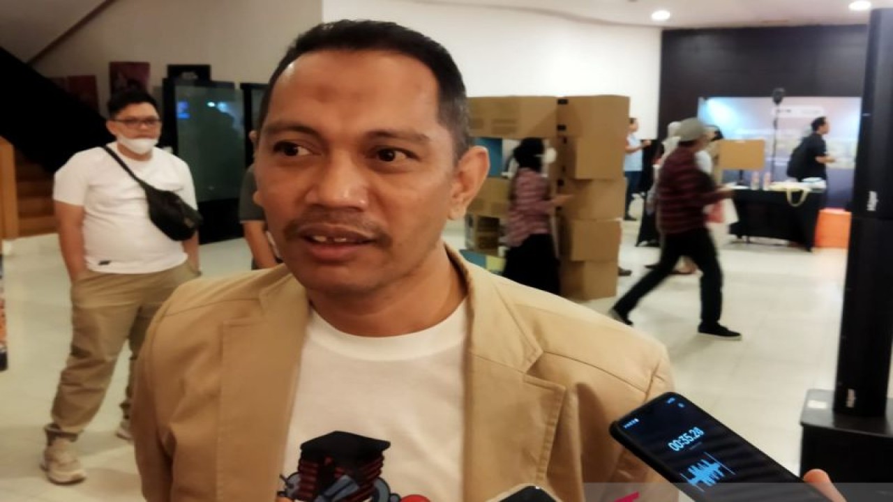 Wakil Ketua KPK Nurul Ghufron memberikan keterangan kepada wartawan usai menghadiri acara malam penghargaan "Anti-Corruption Film Festival" (ACFFest) 2022 di Jakarta, Sabtu (3/12/2022) malam. ANTARA/Benardy Ferdiansyah
