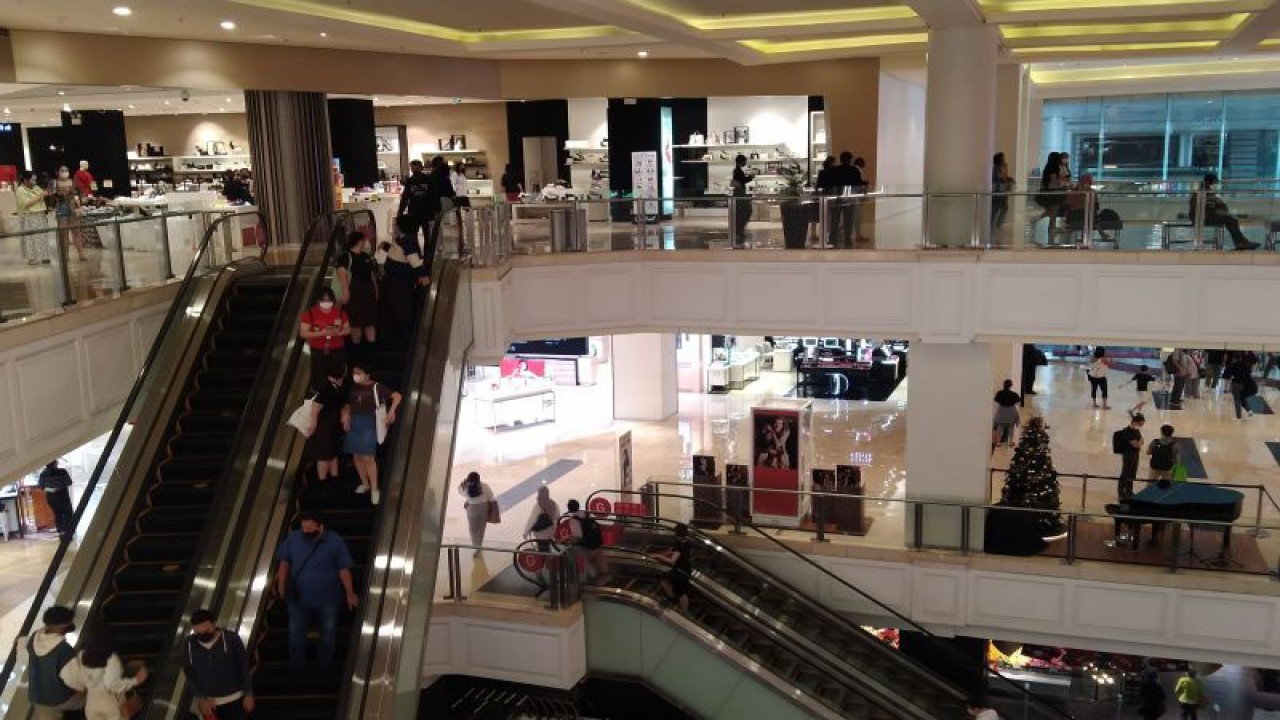 Suasana di pusat perbelanjaan Grand Indonesia (GI) di Jakarta Pusat, Rabu (7/12/2022) ANTARA/Dewa Ketut Sudiarta Wiguna