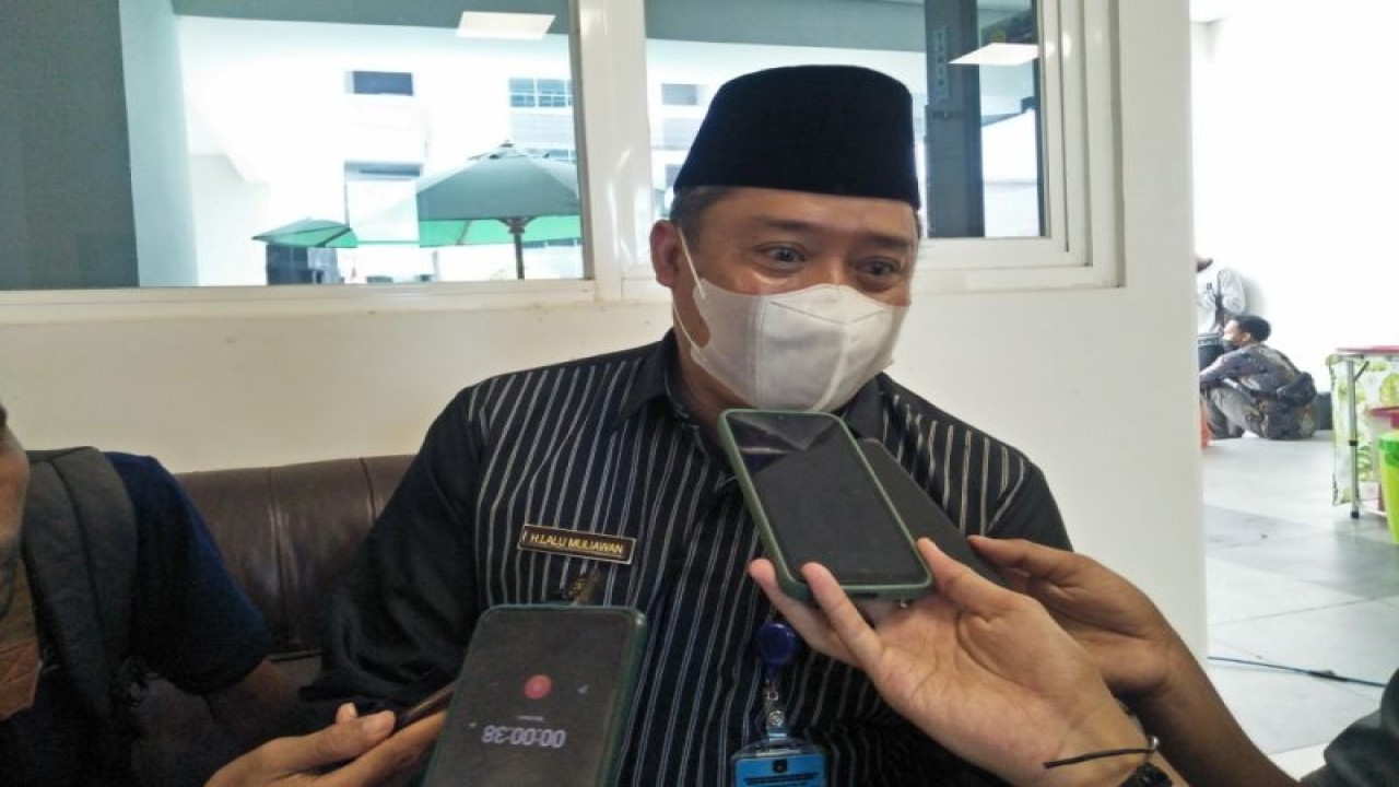 Kepala Dinas Perpustakaan dan Arsi Daerah Kabupaten Lombok Tengah, Nusa Tenggara Barat, H Lalu Muliawan (ANTARA/Akhyar)