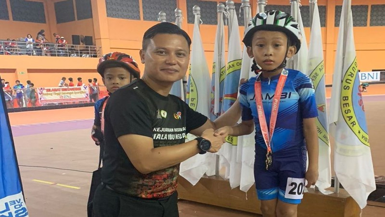 Atlet junior Jambi yang berhasil meraih emas King Hafiz Runezia Dinata(ANTARA/HO)