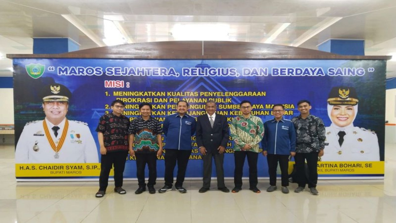 Halal Center Unismuh Makassar bersama Pemkab Maros berfoto bersama usai membahas percepatan zona KHAS di Maros, Selasa,(6/12/2022).ANTARA/HO-Unismuh