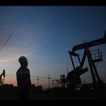 Harga minyak menetap beragam di tengah melemahnya dolar AS-1669951827