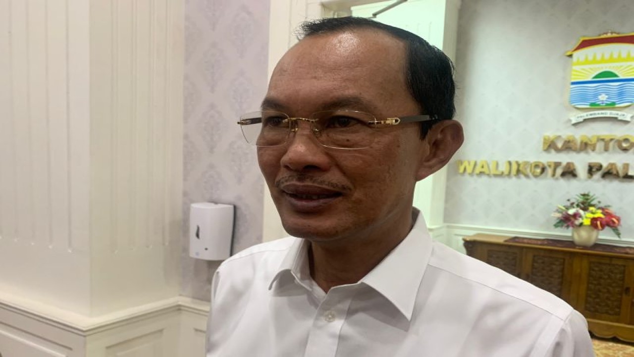 Wali Kota Palembang Harnojoyo di Palembang, Kamis (29/12/2022). (ANTARA/Ahmad Rafli Baiduri)