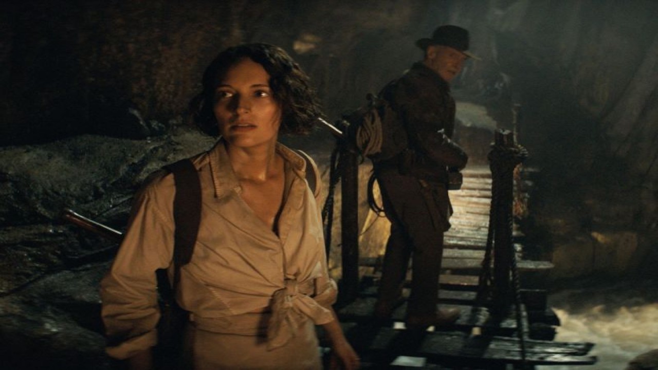 Harrison Ford dan Phoebe Waller-Bridge dalam cuplikan "Indiana Jones: Dial of Destiny" (2023). (YouTube/Lucasfilm)