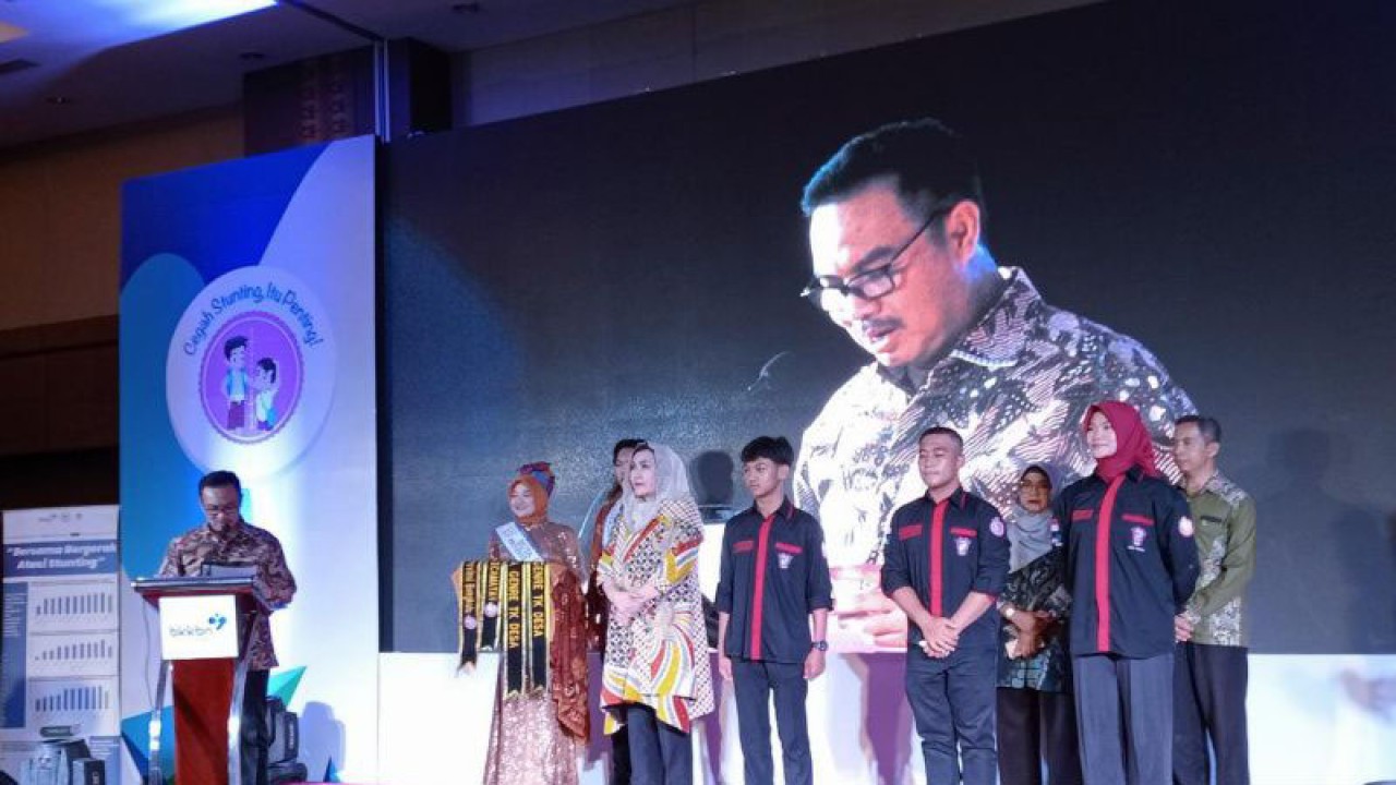 Kepala BKKBN RI Hasto Wardoyo saat menghadiri acara di Kota Bengkulu. (ANTARA/Anggi Mayasari)