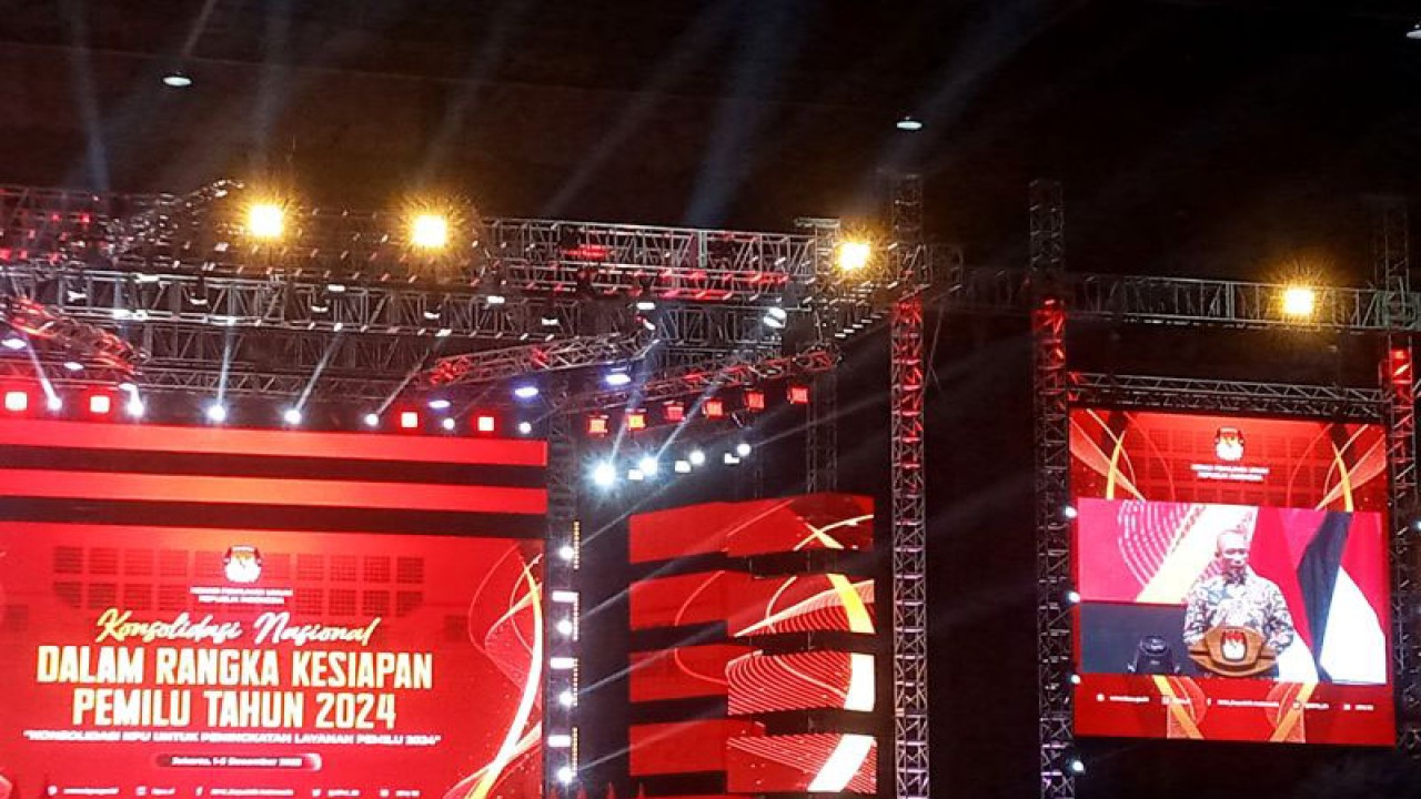 Ketua KPU RI Hasyim Asy'ari saat memberikan sambutan dalam acara konsolidasi nasional KPU hari kedua di Ancol, Jakarta, Jumat (2/12/2022). ANTARA/Tri Meilani Ameliya.