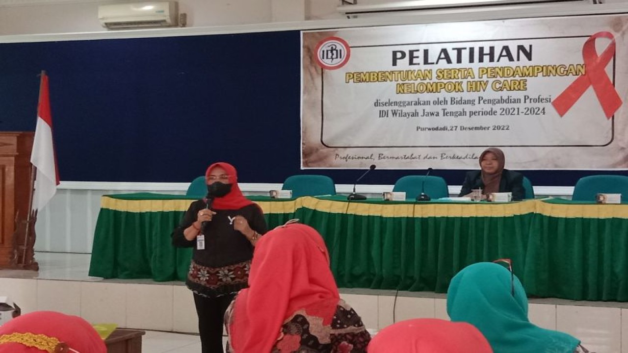 Suasana pelatihan pembentukan serta pendampingan kelompok HIV care di Kantor Dinas Kesehatan Kabupaten Grobogan, Jawa Tengah, yang digelar oleh IDI Wilayah Jateng, Selasa (27/12/2022). ANTARA/HO-Dokumentasi pribadi