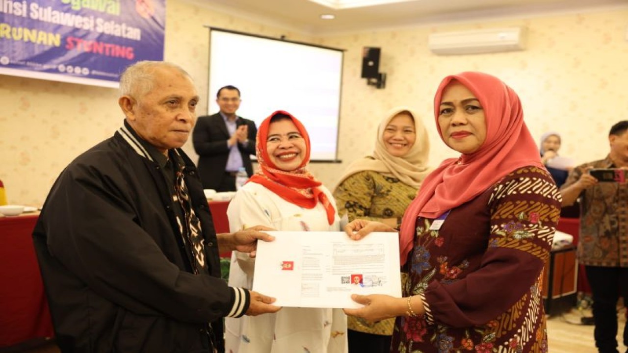 Kepala Perwakilan BKKBN Provinsi Sulsel Hj Andi Ritamariani disela kegiatan peningkatan kapasitas SDM BKKBN Sulsel, tenaga kontrak dan genre di Makassar. Antara/ HO/ BKKBN Sulsel