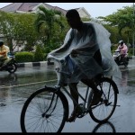 Hujan diprakirakan turun di mayoritas kota besar Indonesia-1670467526