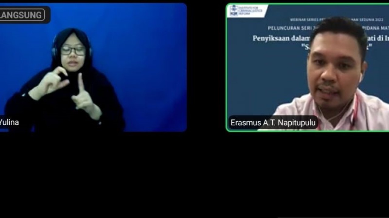 Tangkapan layar Direktur Eksekutif ICJR Erasmus Napitupulu (kanan) dalam webinar bertajuk "Penyiksaan dalam Praktik Penjahat Mati di Indonesia: Satu Terlalu Banyak" di Jakarta, Jumat (16-12-2022). ANTARA/Muhammad Zulfikar