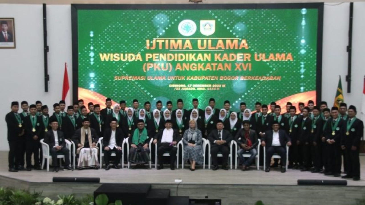 Ijtima Ulama sekaligus Wisuda PKU Angkatan XVI MUI Kabupaten Bogor di Cibinong, Bogor, Jawa Barat, Sabtu (17/12/2022). (ANTARA/M Fikri Setiawan)